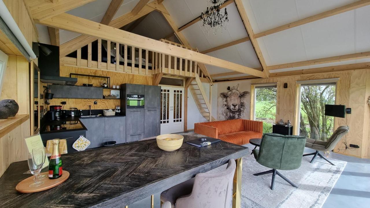 City Farmers Lodge, A Guesthouse With A Skyline View In Rural Ámsterdam Exterior foto