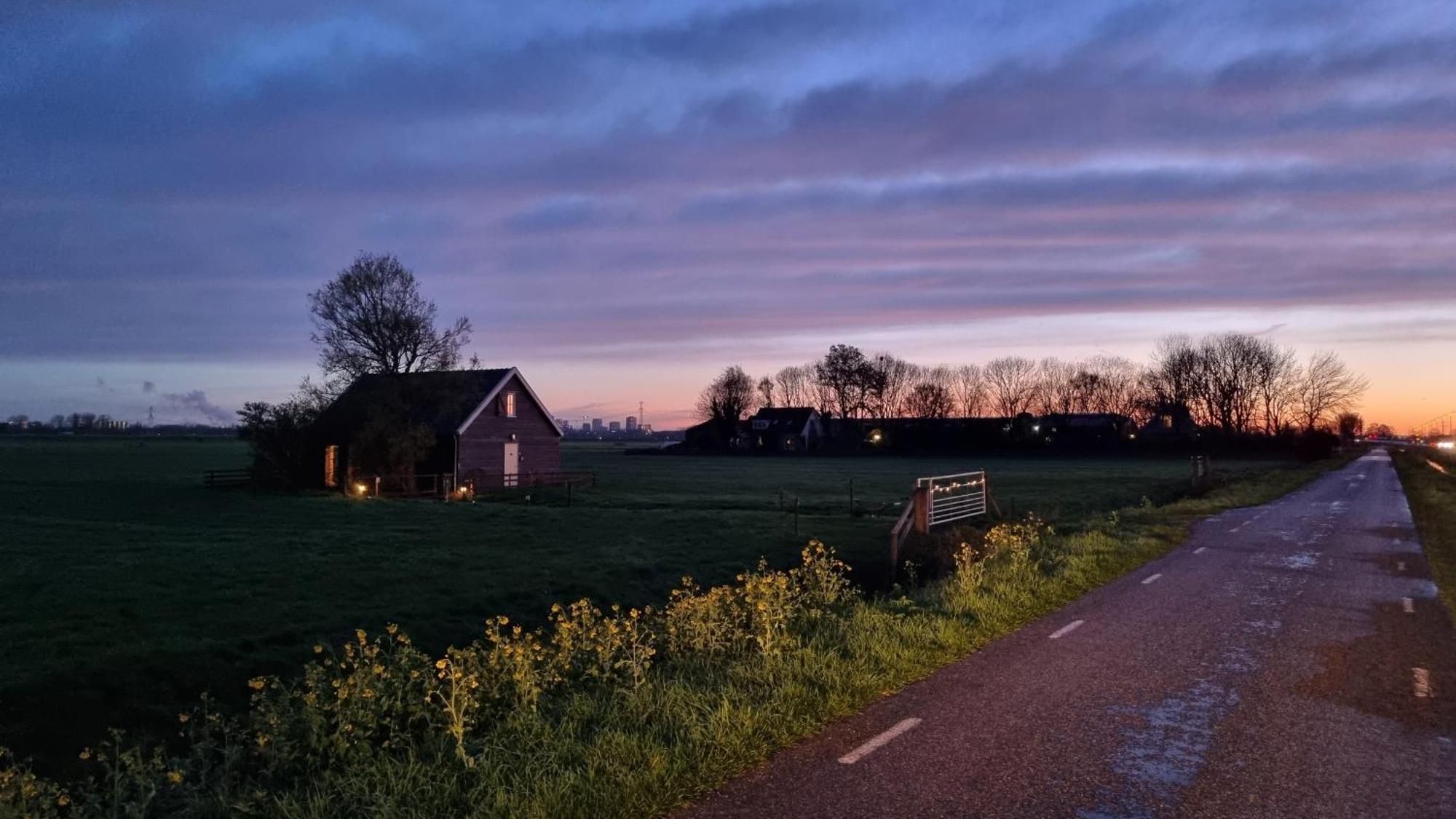 City Farmers Lodge, A Guesthouse With A Skyline View In Rural Ámsterdam Exterior foto
